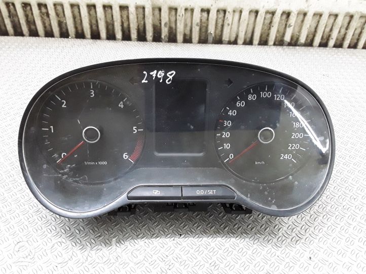 Volkswagen Polo V 6R Speedometer (instrument cluster) 6R0920861G