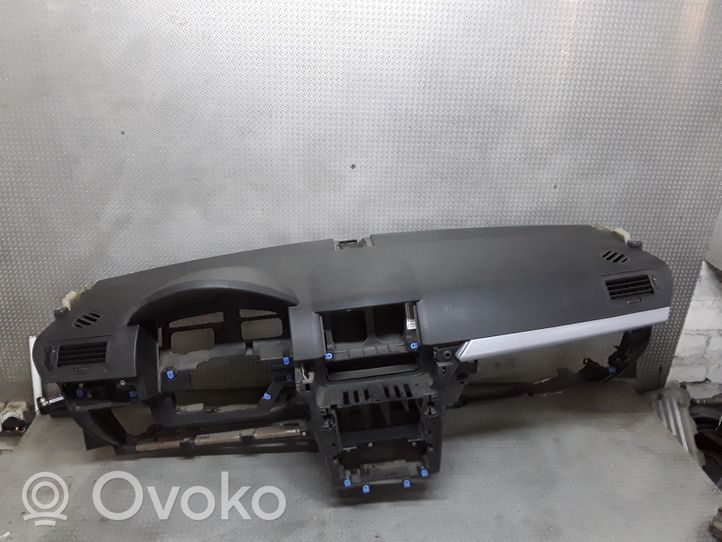 Opel Astra H Dashboard 13149016