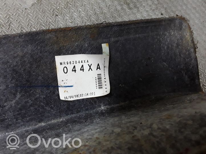 Mitsubishi Grandis Wykładzina podłogowa bagażnika MR962044XA