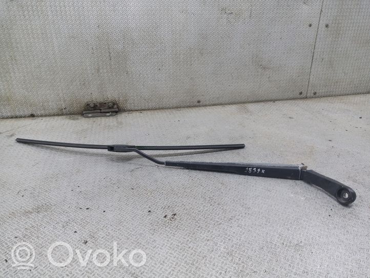 Nissan Primera Priekinio stiklo valytuvas 80008647