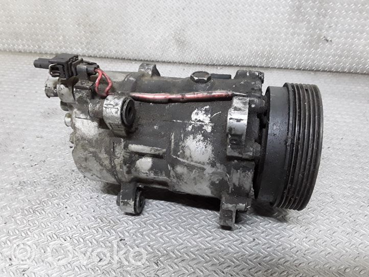 Volkswagen Golf III Air conditioning (A/C) compressor (pump) 1H0820803D