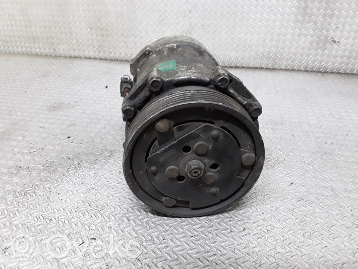 Volkswagen Golf III Air conditioning (A/C) compressor (pump) 1H0820803D