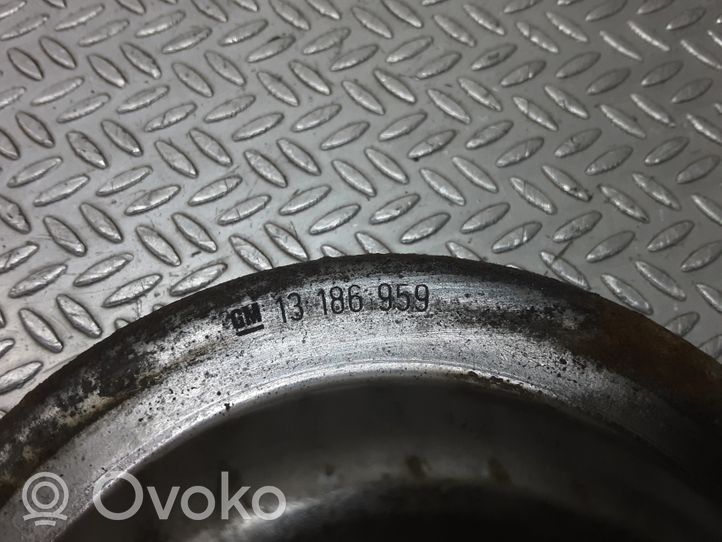 Opel Astra H Mocowanie sprężyny amortyzatora 13186959