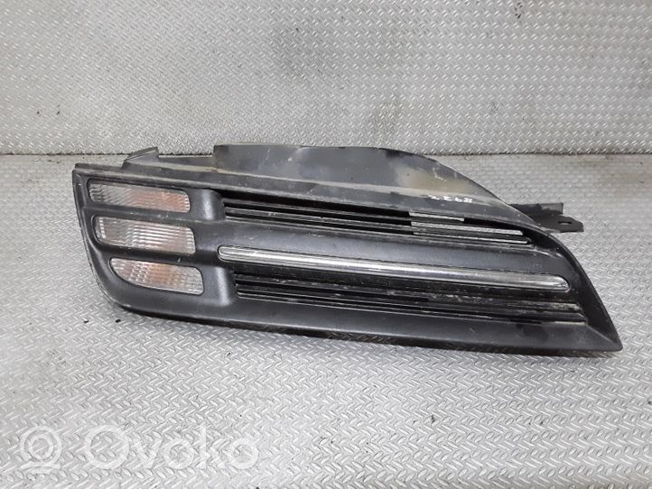 Nissan Micra Maskownica / Grill / Atrapa górna chłodnicy 