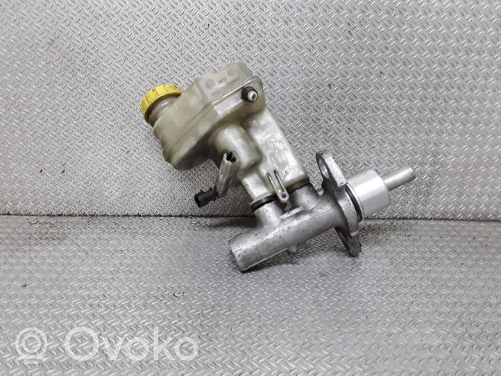 Alfa Romeo 159 Główny cylinder hamulca 32067799B