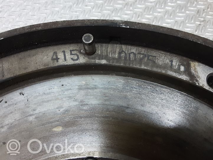 Audi A4 S4 B5 8D Kaksoismassavauhtipyörä 415007510