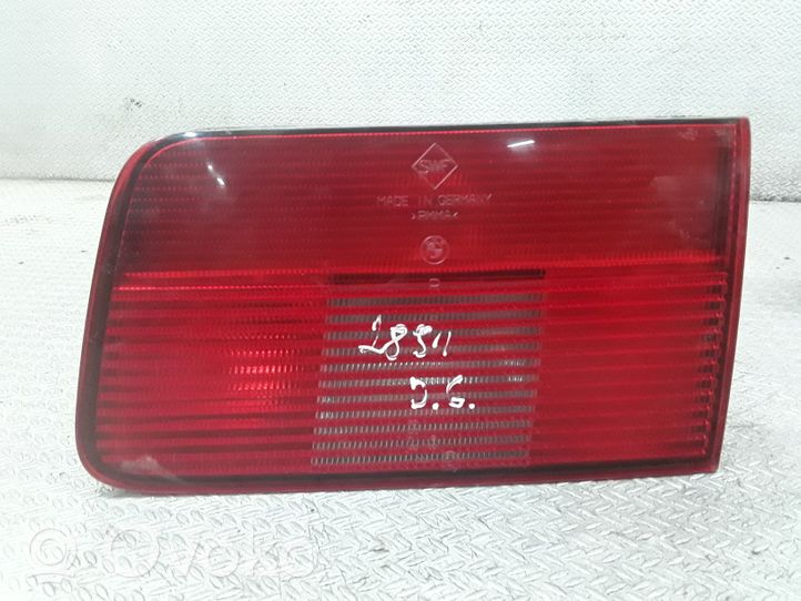 BMW 5 E39 Lampy tylnej klapy bagażnika 8371326