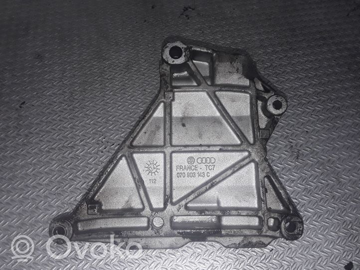 Volkswagen Touareg I Soporte del alternador 070903143C