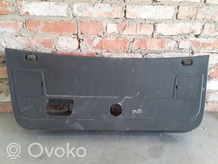 Seat Ibiza III (6L) Apdaila galinio dangčio 6L6867601F