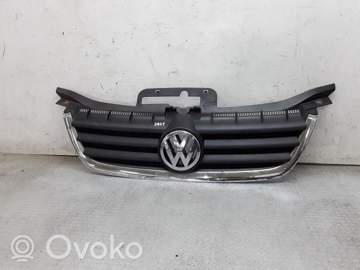 Volkswagen Touran I Etupuskurin ylempi jäähdytinsäleikkö 1T0853651