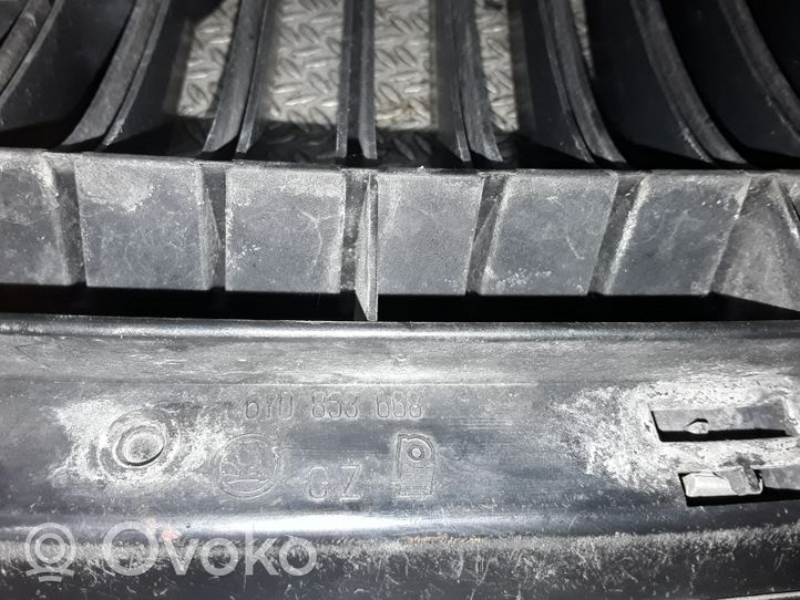 Skoda Fabia Mk1 (6Y) Maskownica / Grill / Atrapa górna chłodnicy 6Y0853668