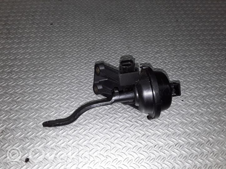 Opel Astra H Valve vacuum 