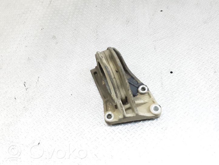 Opel Corsa D Wspornik / Mocowanie łożyska podpory wału napędowego 55182284