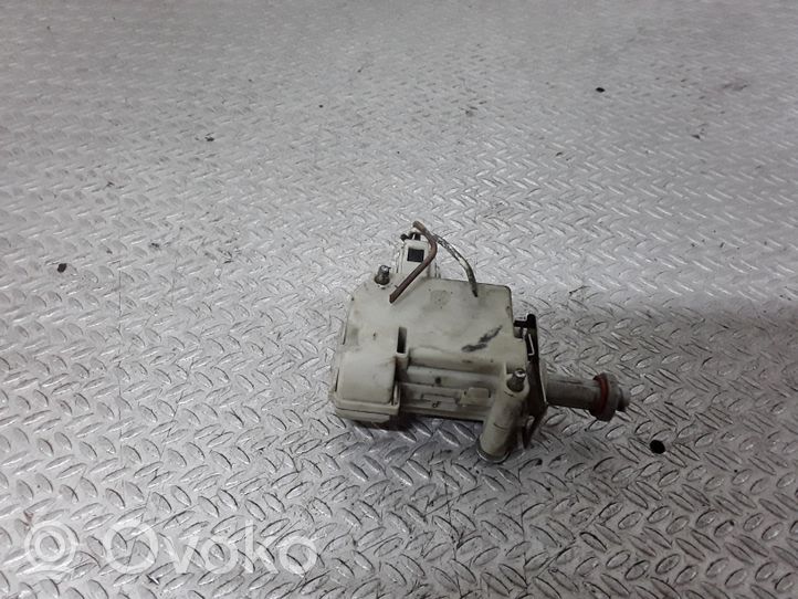 Audi A8 S8 D3 4E Moteur de verrouillage trappe à essence 4E0862150