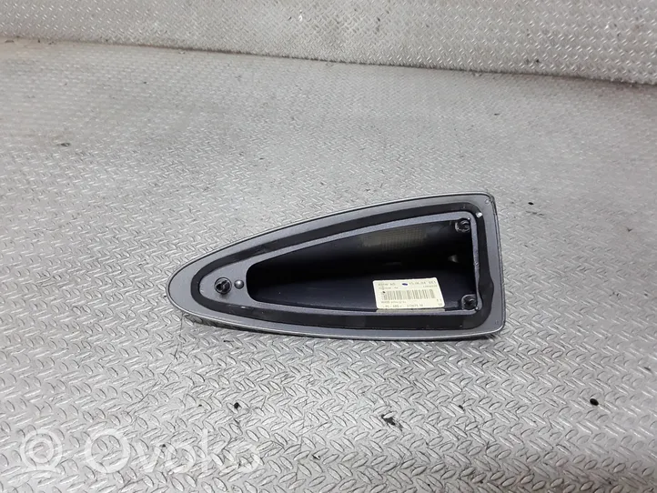 BMW 5 E60 E61 Osłona anteny dachowej GPS D9207401