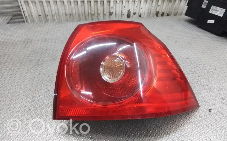 Volkswagen Golf V Luci posteriori 1K6945096E