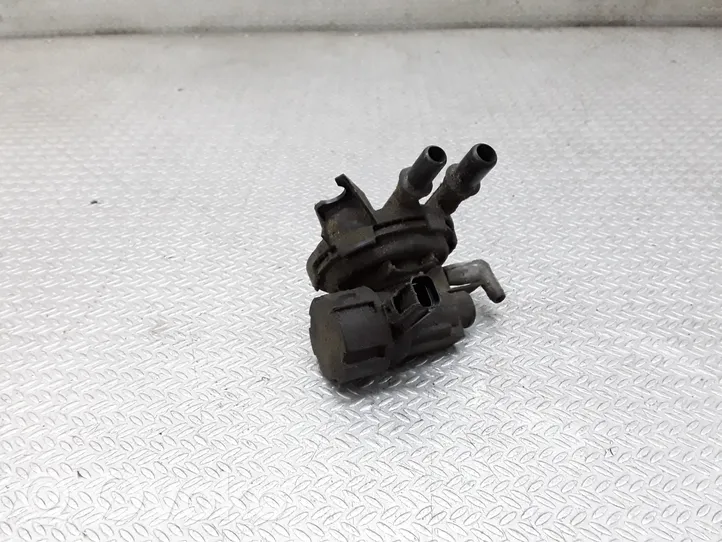 Ford Explorer Vacuum valve 