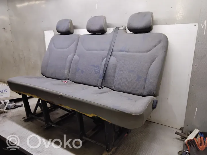 Opel Vivaro Second row seats 