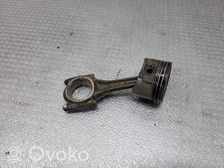 Skoda Fabia Mk1 (6Y) Piston avec bielle 