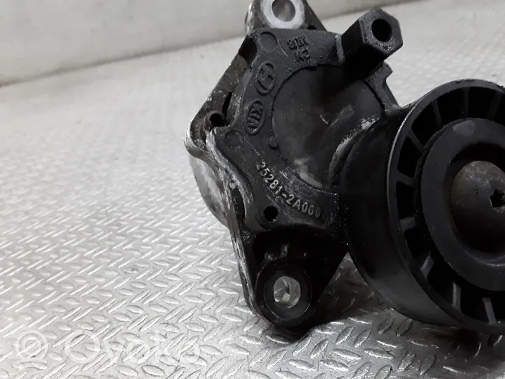 Hyundai i30 Napinacz paska alternatora 252812A000