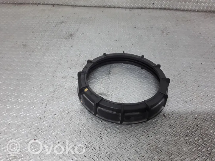 Renault Trafic II (X83) Bague de verrouillage pour réservoir de carburant 45298