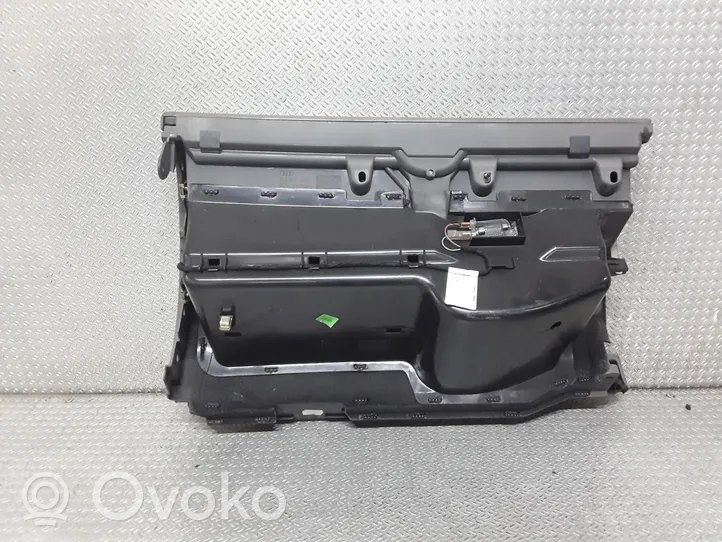 Audi A3 S3 8L Daiktadėžės (bordačioko) komplektas 8L1857095