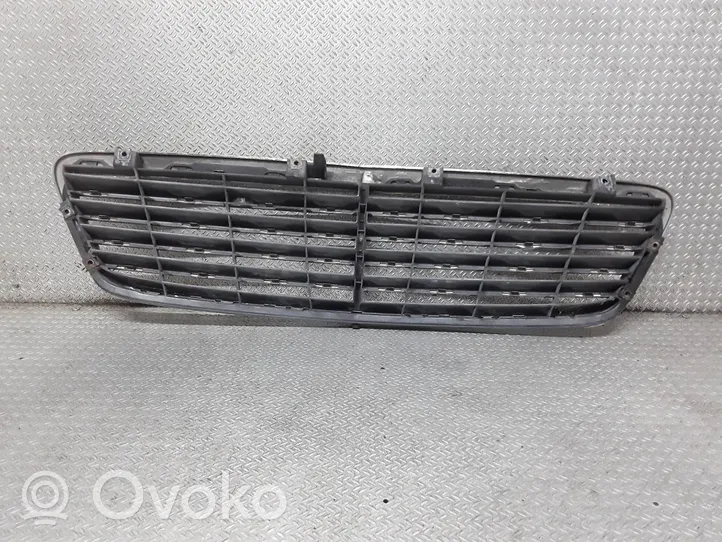 Mercedes-Benz C W203 Grille calandre supérieure de pare-chocs avant 