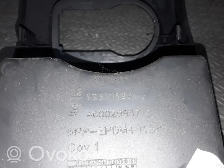 Opel Corsa D Verkleidung Armaturenbrett Cockpit unten 13311820