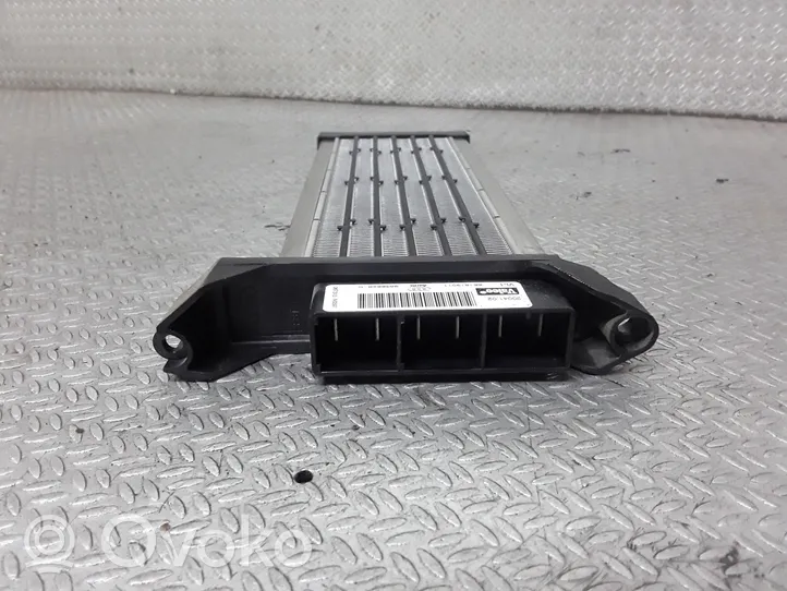 Audi A4 S4 B7 8E 8H Elektrisks mazais salona radiators 8E1819011