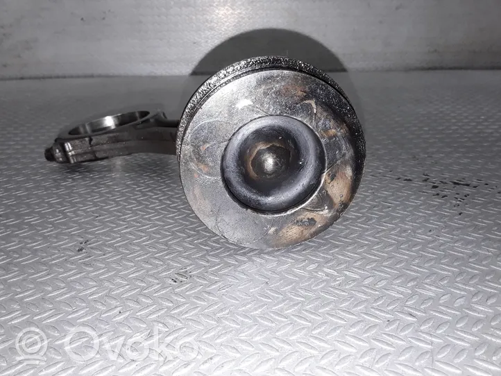 Audi Q7 4L Piston with connecting rod 