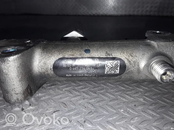 Chrysler Voyager Tuyau de conduite principale de carburant 0445214041