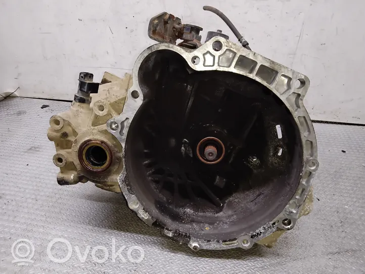 KIA Cerato Mechaninė 5 pavarų dėžė J51873