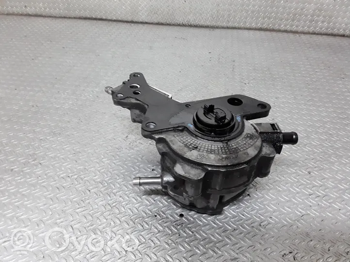 Volkswagen PASSAT B6 Vacuum pump 038145209N