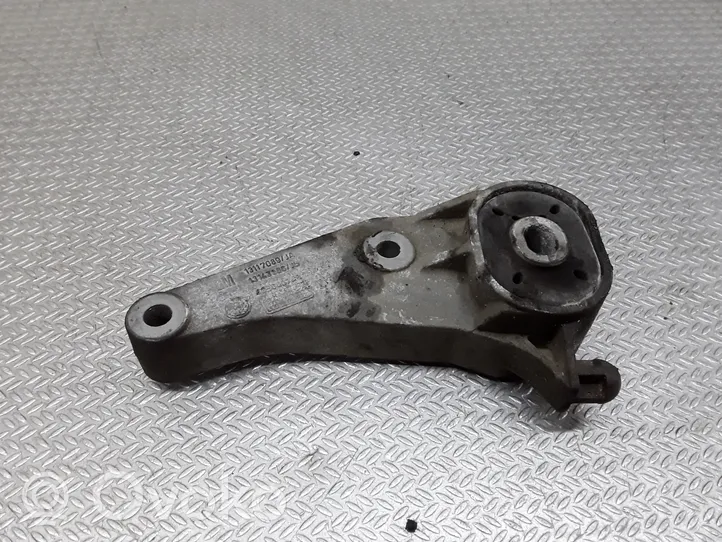 Opel Corsa C Mocowanie / Uchwyt skrzyni biegów 13117089