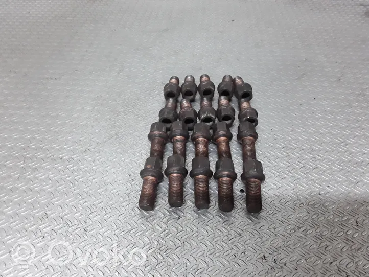 Volkswagen PASSAT B6 Nuts/bolts 