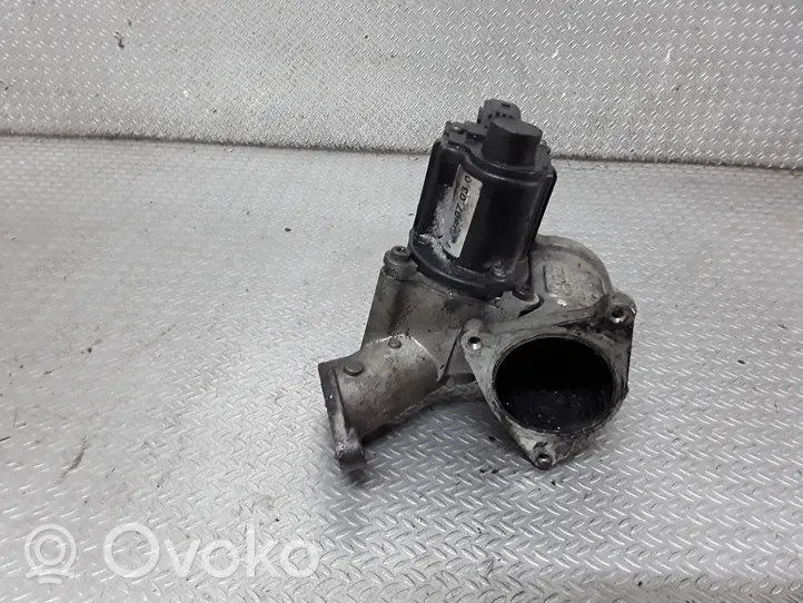 Volkswagen PASSAT B6 Zawór EGR 03G129637A