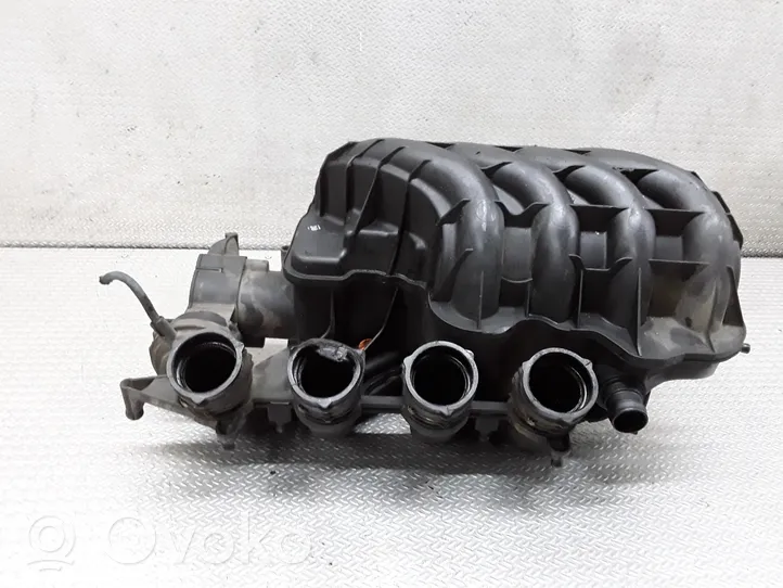 Volkswagen PASSAT B6 Intake manifold 06F133210P