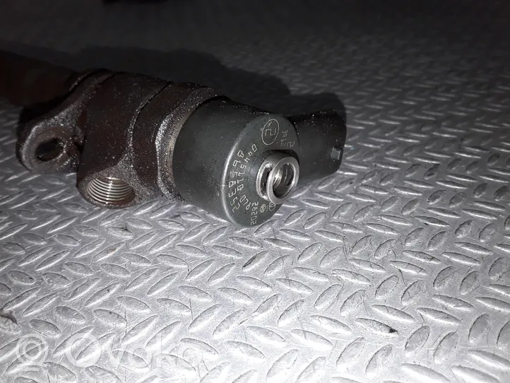 Volvo S60 Fuel injector 0445110078