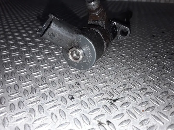 Citroen C5 Injecteur de carburant 0445110036