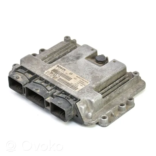 Peugeot 206 Komputer / Sterownik ECU silnika 0281010707