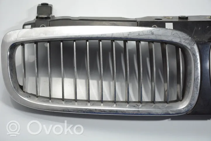 BMW 7 E65 E66 Atrapa chłodnicy / Grill 51138268325