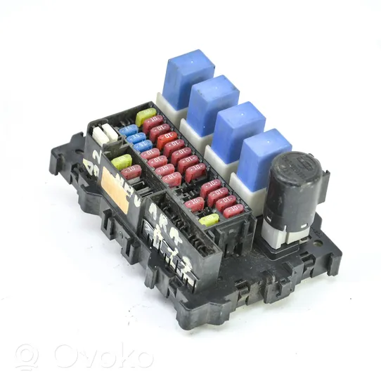 Nissan Navara D22 Module de fusibles 24311F9910