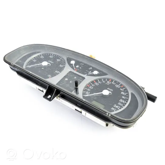 Renault Laguna II Compteur de vitesse tableau de bord 8200170303A