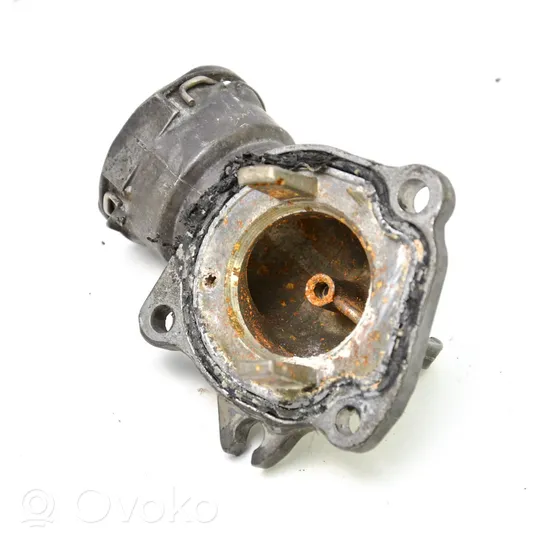 Mercedes-Benz ML W164 Boîtier de thermostat A6422000215