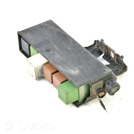 Chevrolet Vectra Module de fusibles 90504296