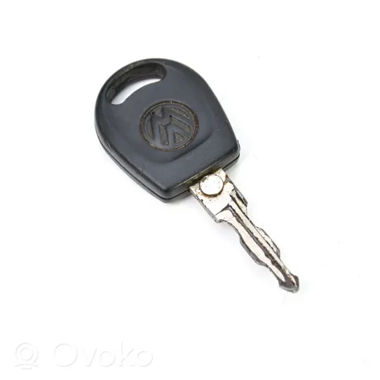 Volkswagen Golf III Ignition key/card 