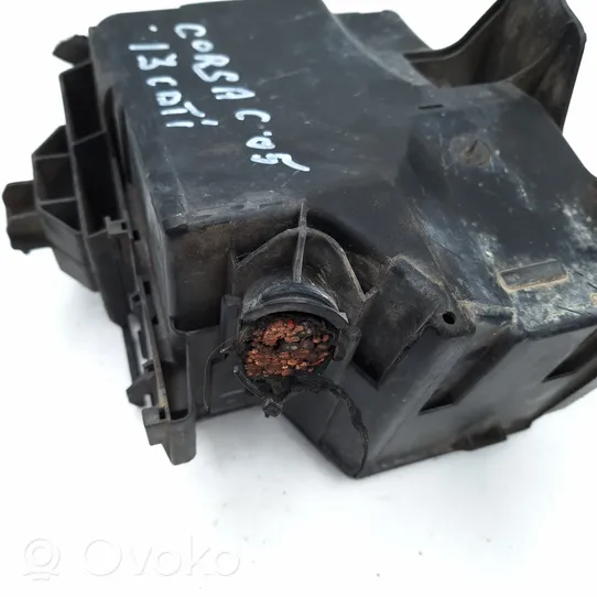 Opel Corsa C Module de fusibles 13142780