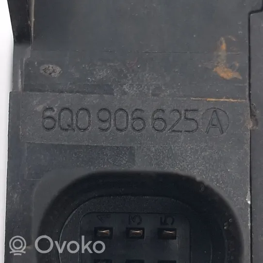 Skoda Fabia Mk1 (6Y) Zawór elektromagnetyczny 6Q0906625A