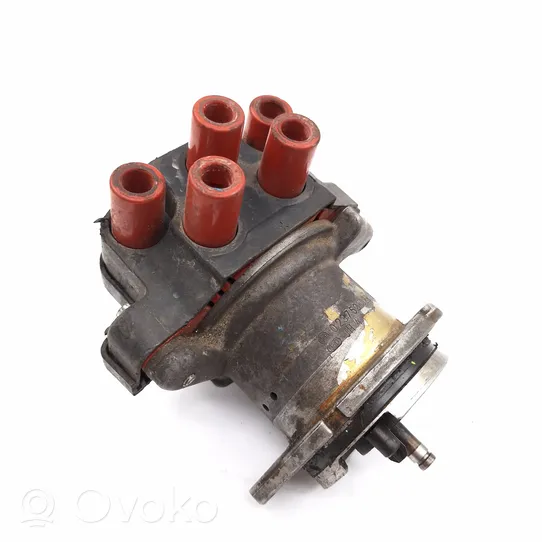 Opel Calibra Kopułka rozdzielacza zapłonu 1235522435