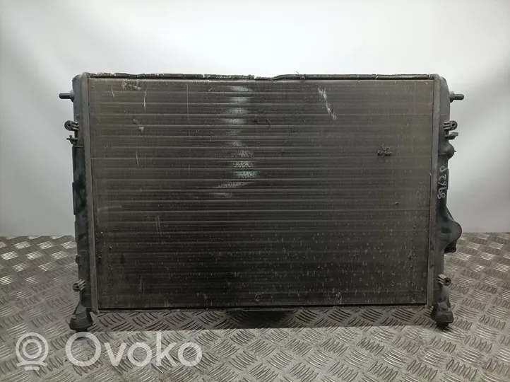 Renault Megane I Radiateur de refroidissement 861083W